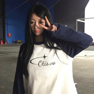 Otis.vo Raglan Signature Tee